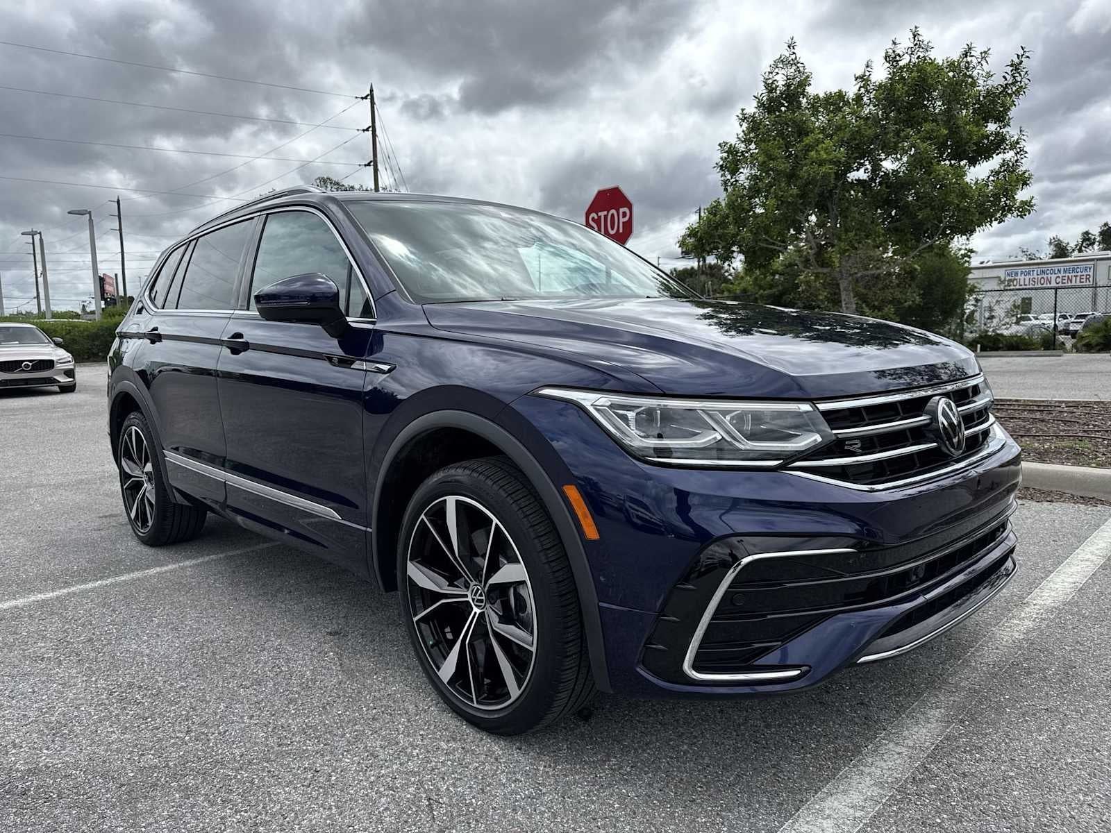 2024 Volkswagen Tiguan SEL R-Line