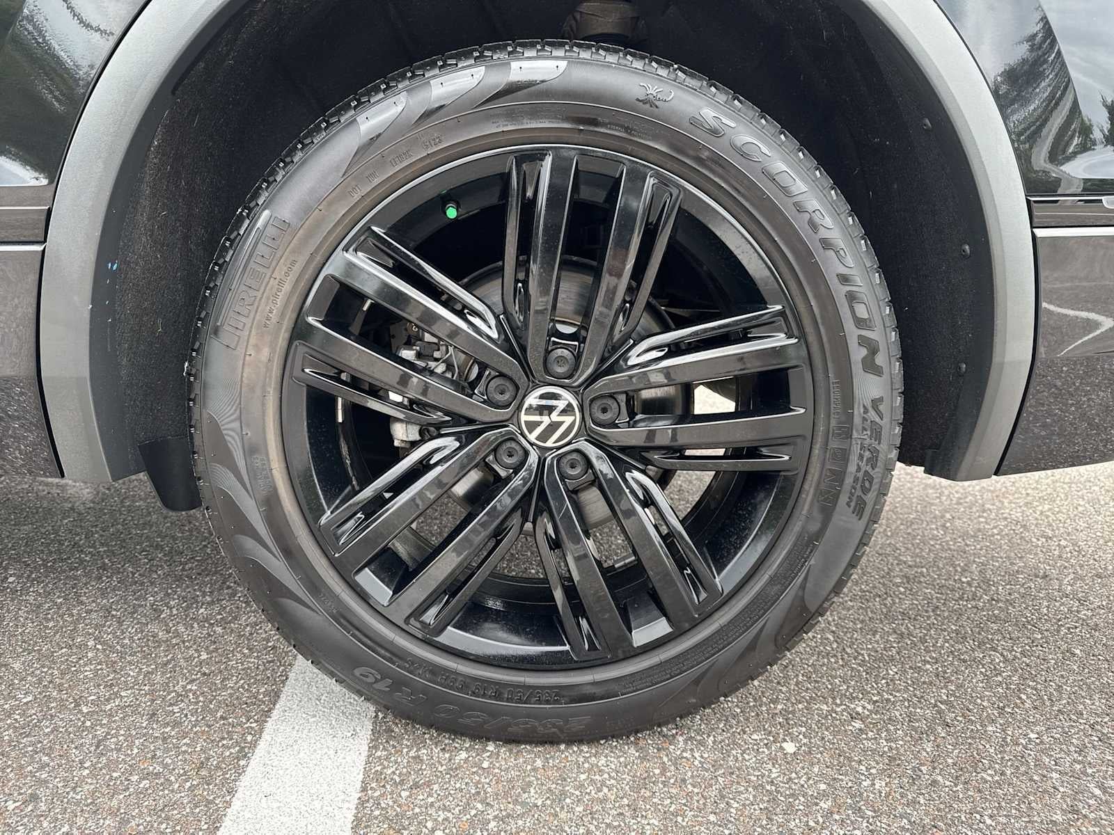 2022 Volkswagen Tiguan SE R-Line Black