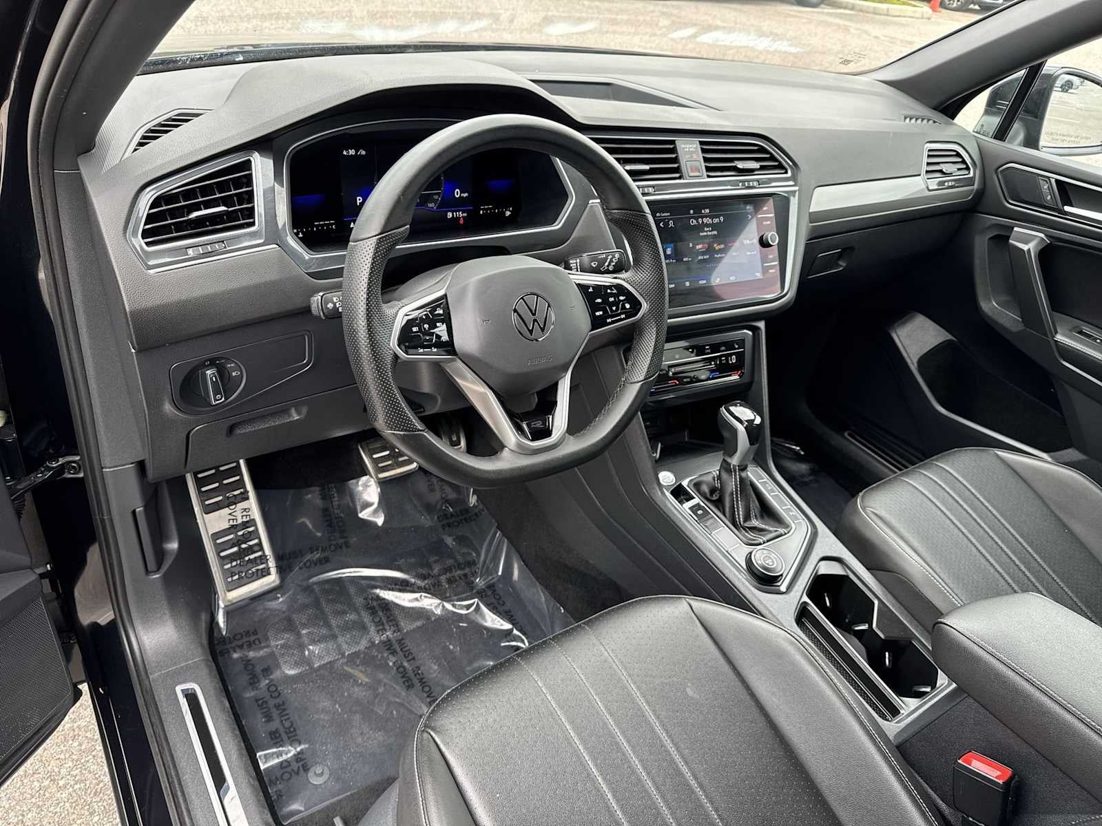 2022 Volkswagen Tiguan SE R-Line Black