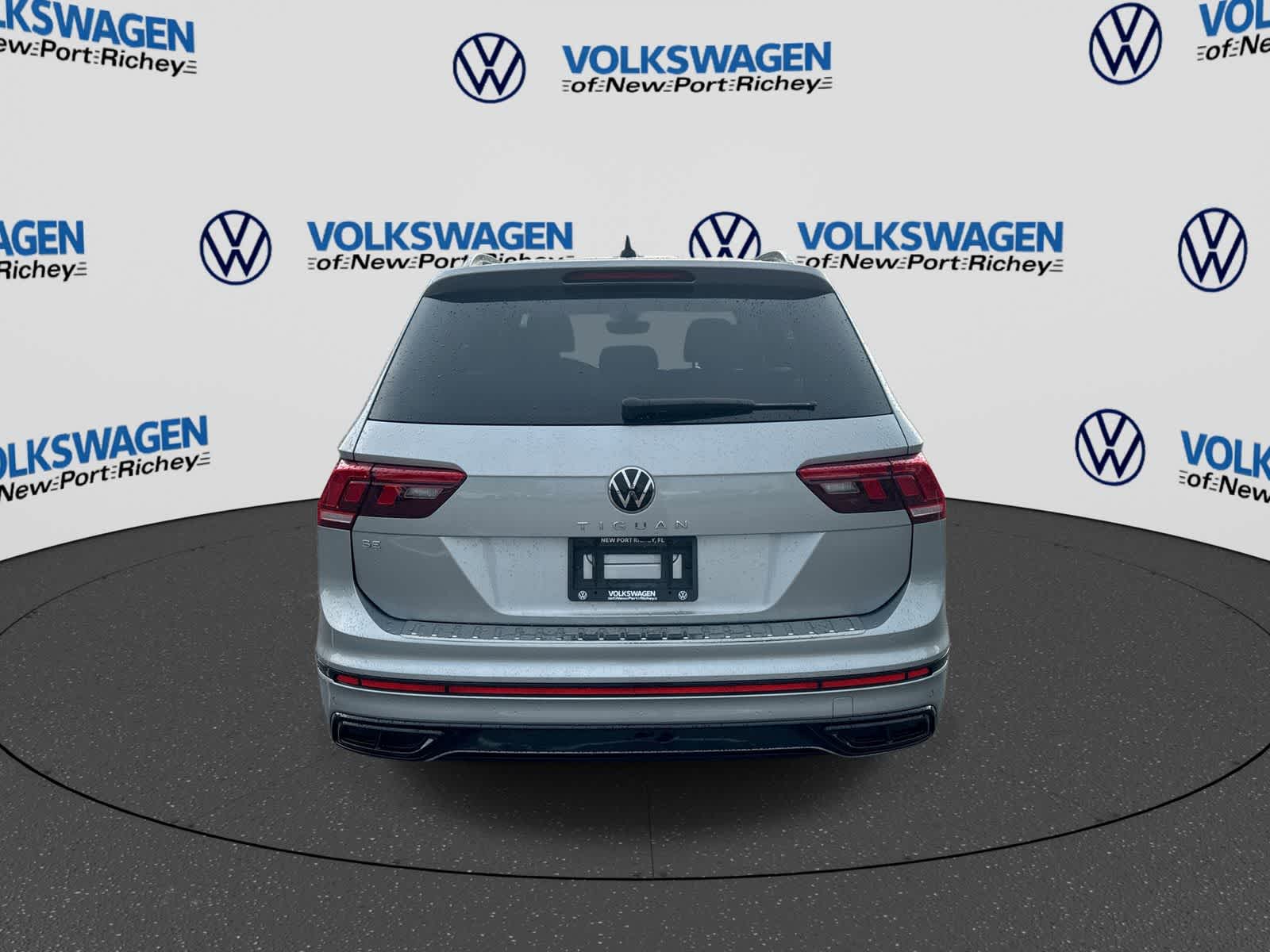 2023 Volkswagen Tiguan SE R-Line Black