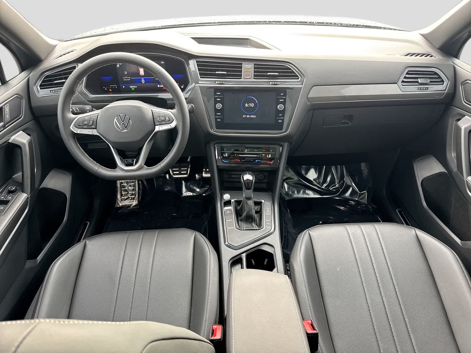 2023 Volkswagen Tiguan SE R-Line Black
