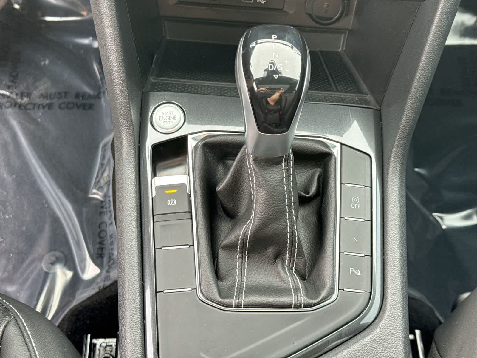 2023 Volkswagen Tiguan SE R-Line Black