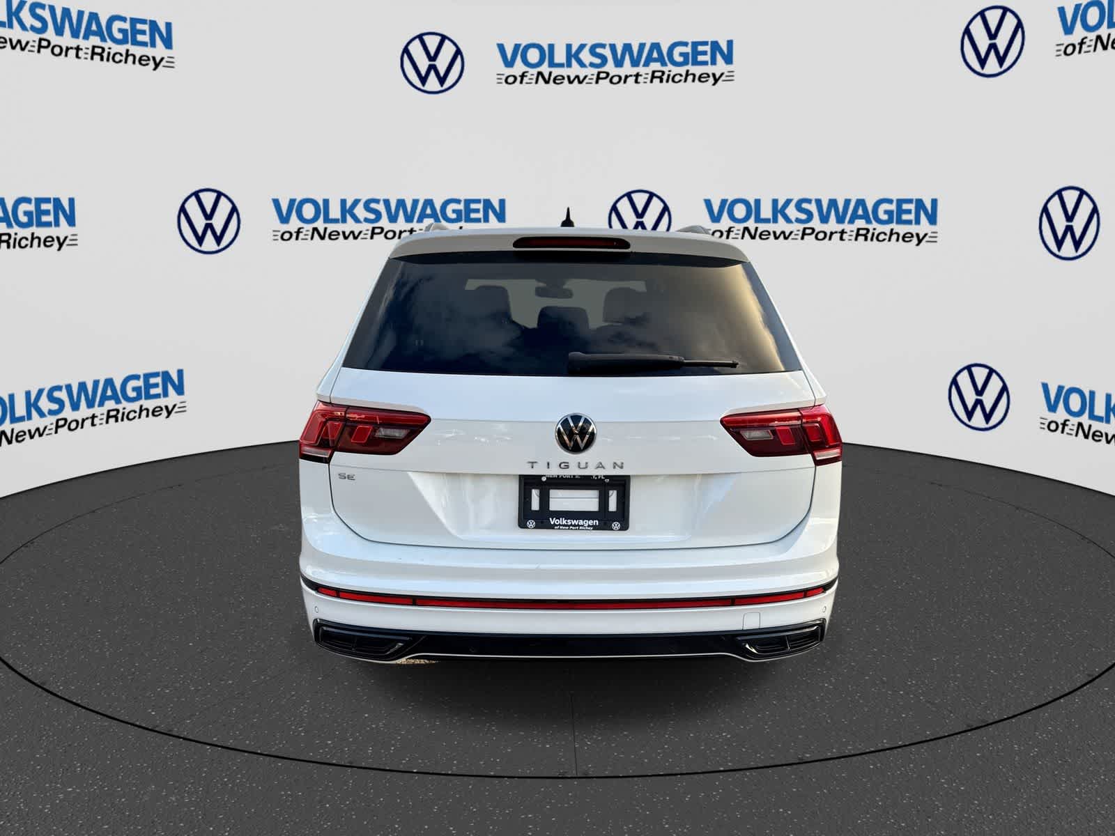2023 Volkswagen Tiguan SE R-Line Black
