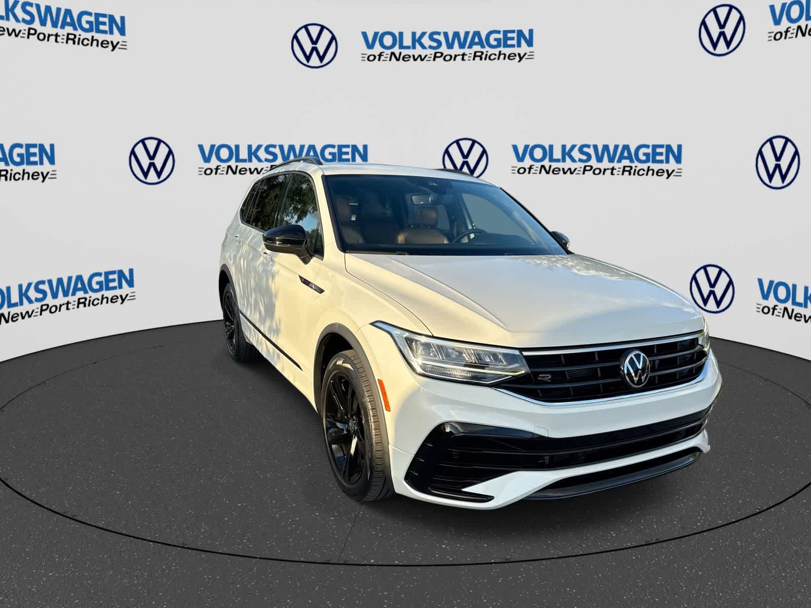 2023 Volkswagen Tiguan SE R-Line Black