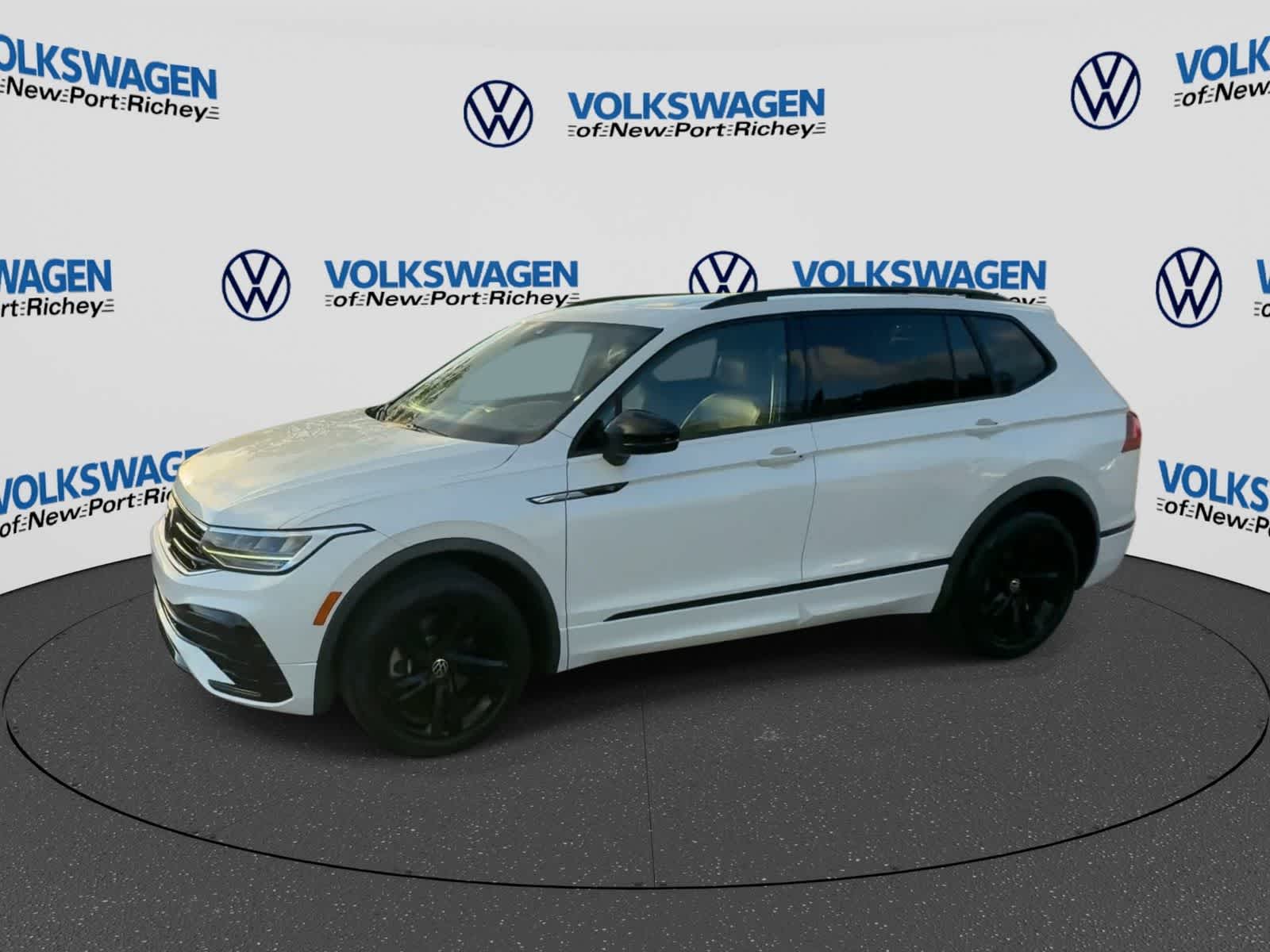 2023 Volkswagen Tiguan SE R-Line Black