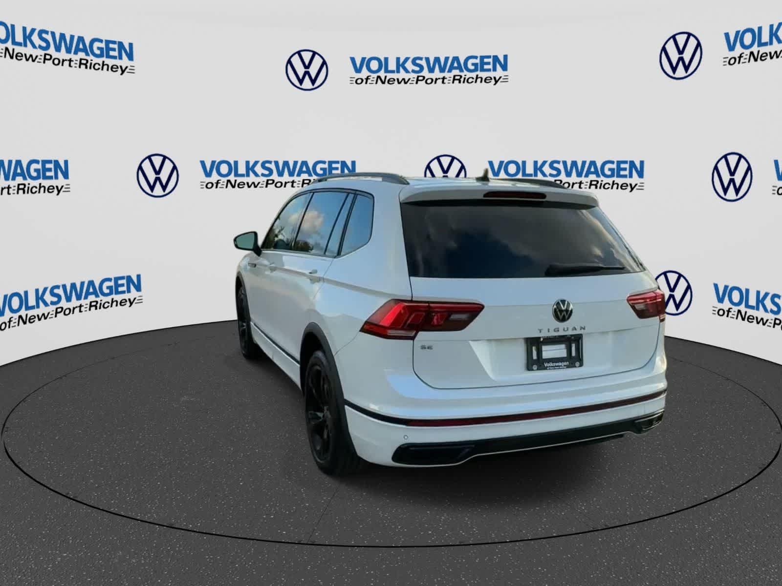 2023 Volkswagen Tiguan SE R-Line Black