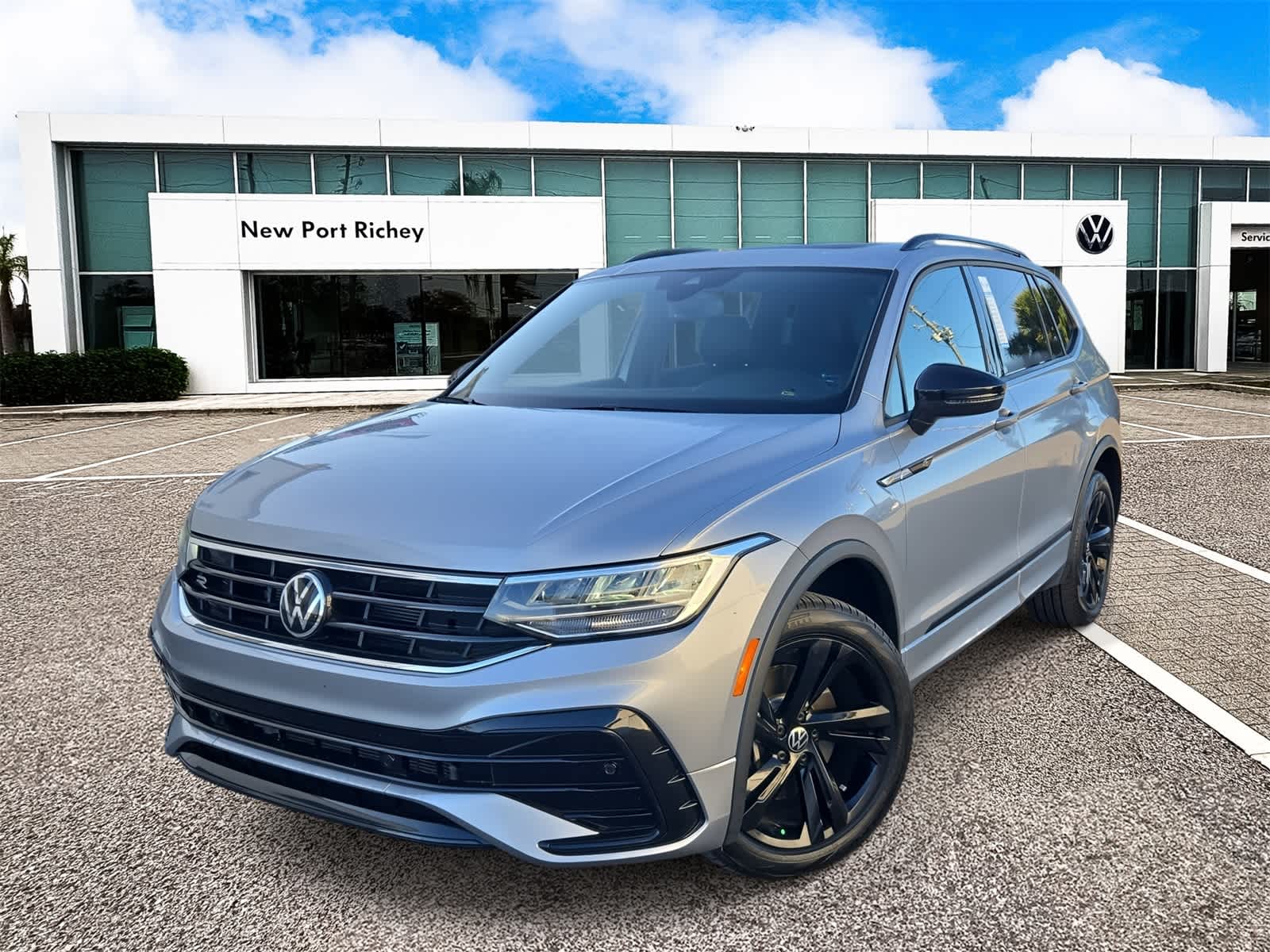 2023 Volkswagen Tiguan SE R-Line Black
