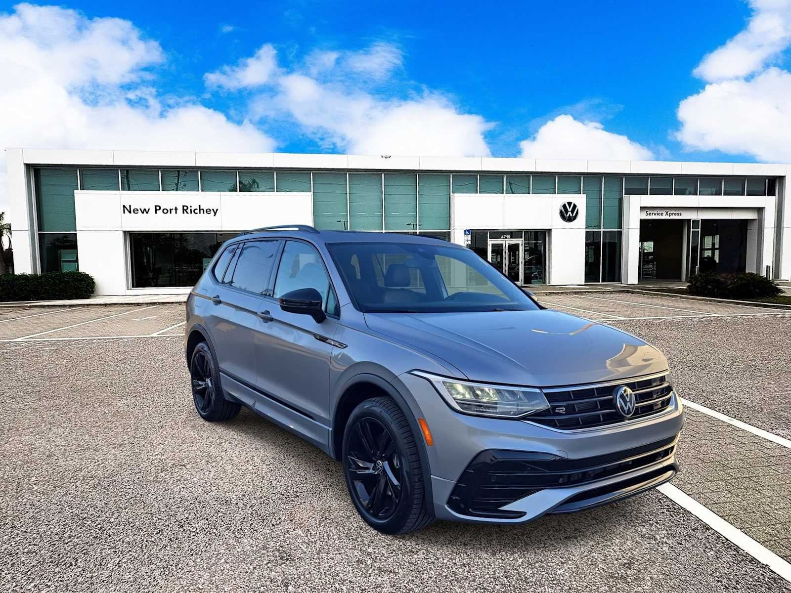 2023 Volkswagen Tiguan SE R-Line Black