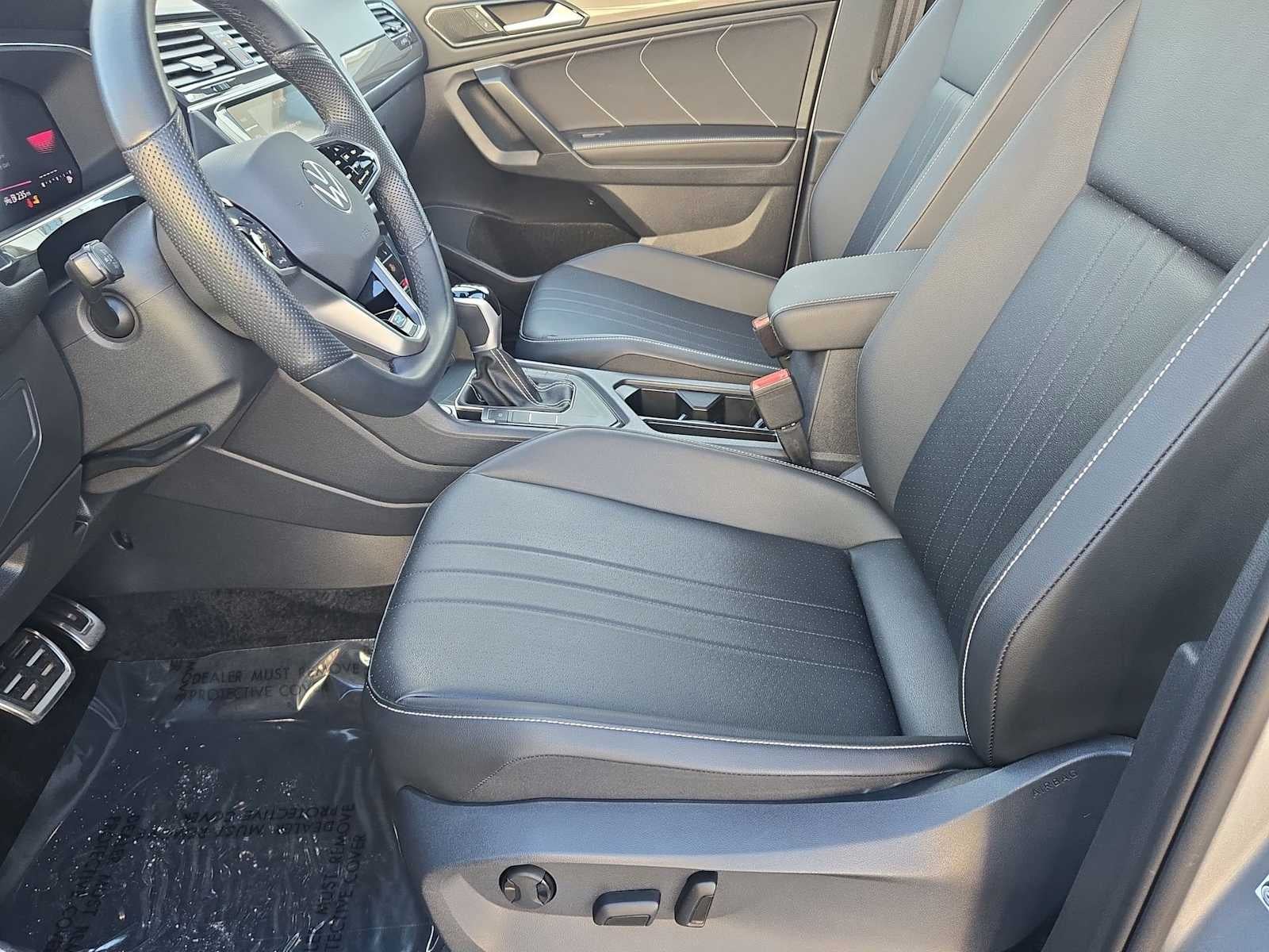 2023 Volkswagen Tiguan SE R-Line Black