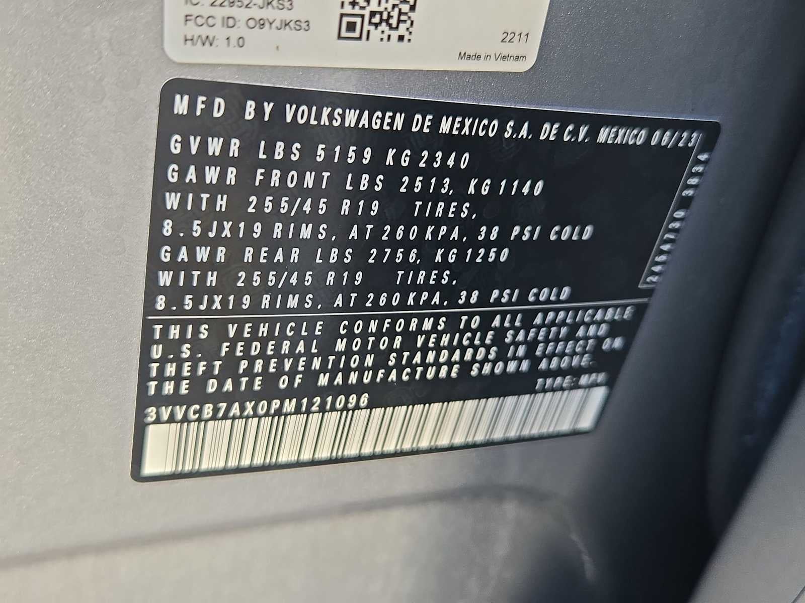 2023 Volkswagen Tiguan SE R-Line Black