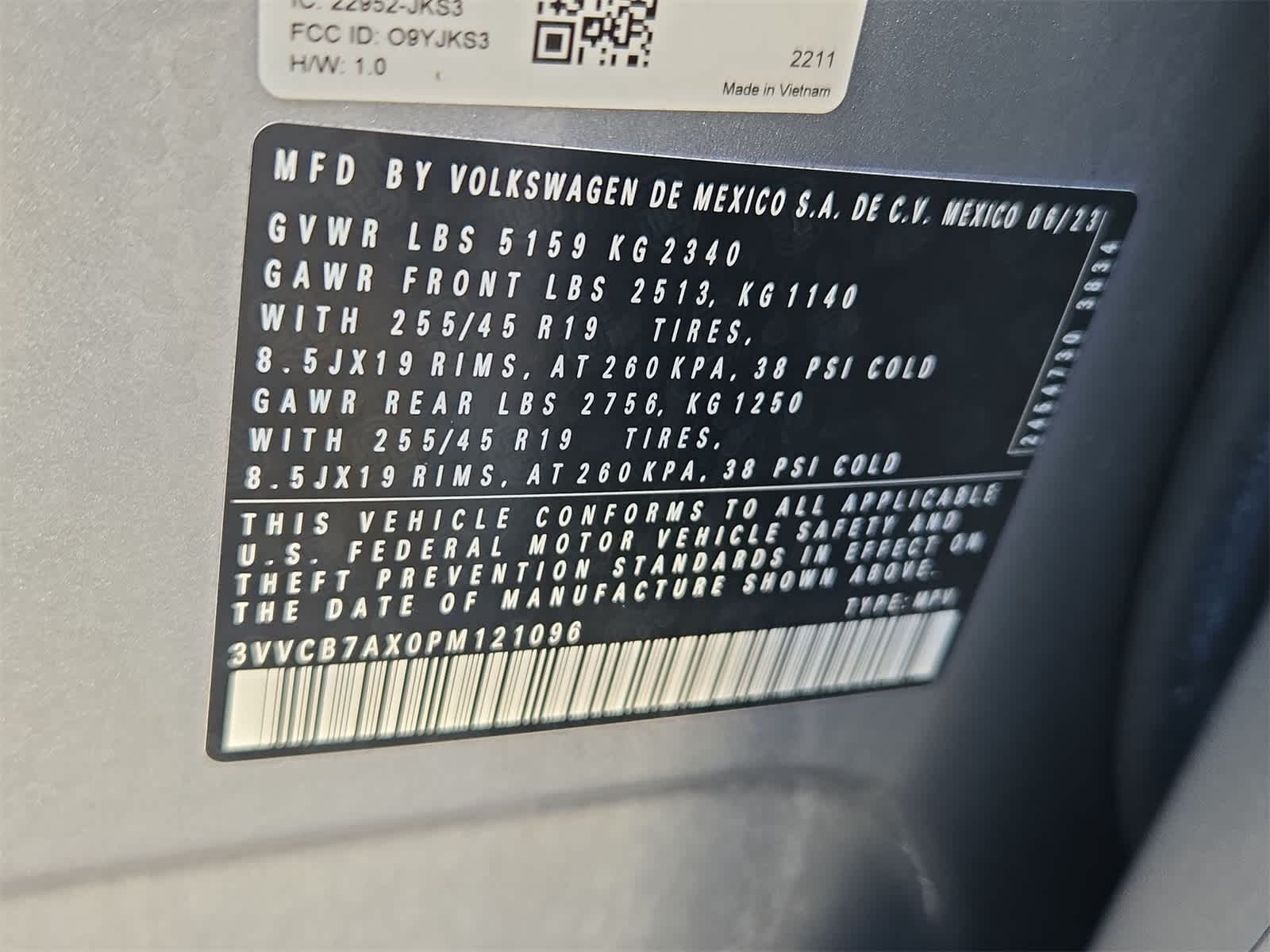 2023 Volkswagen Tiguan SE R-Line Black