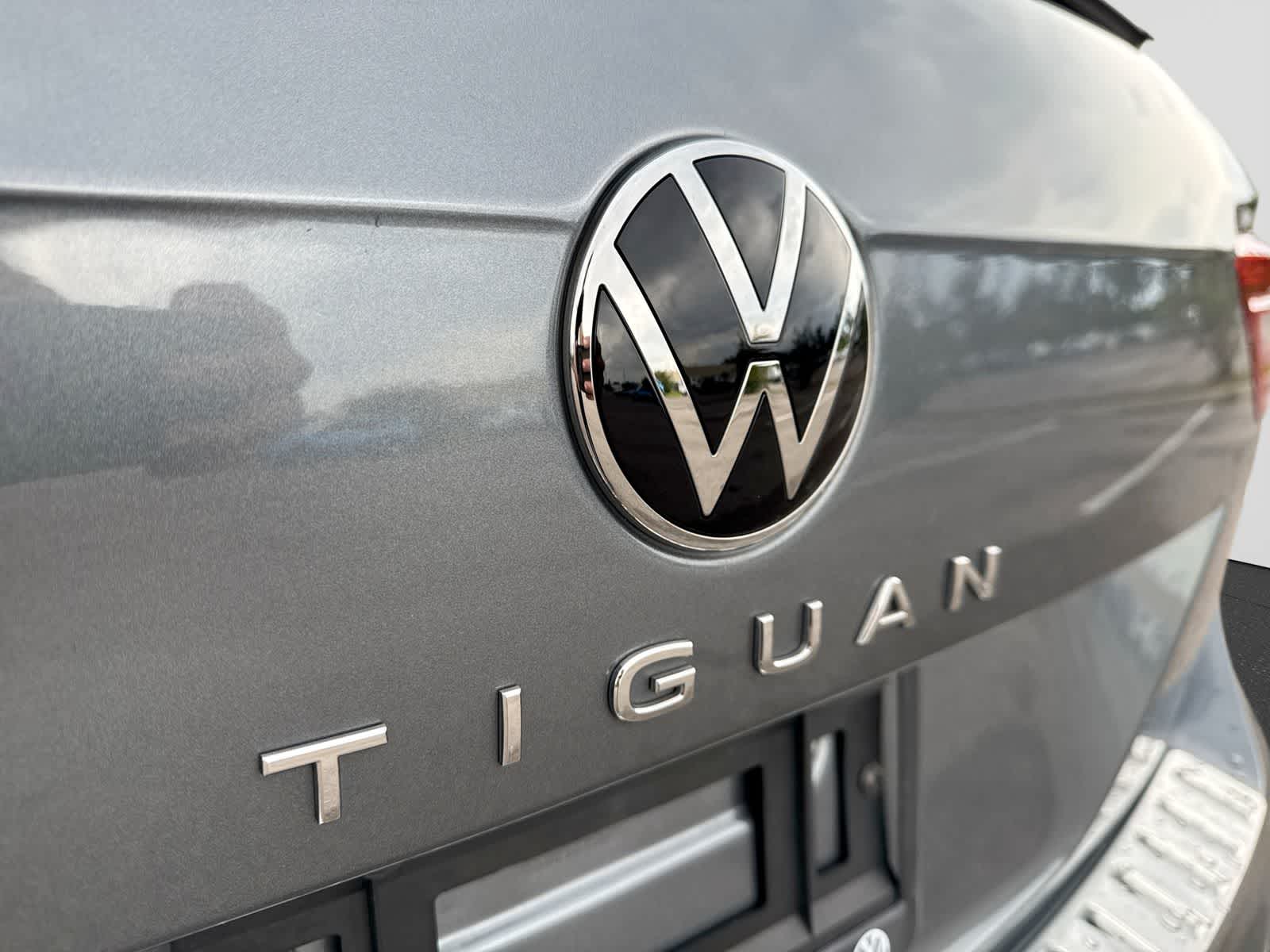 2024 Volkswagen Tiguan SE R-Line Black
