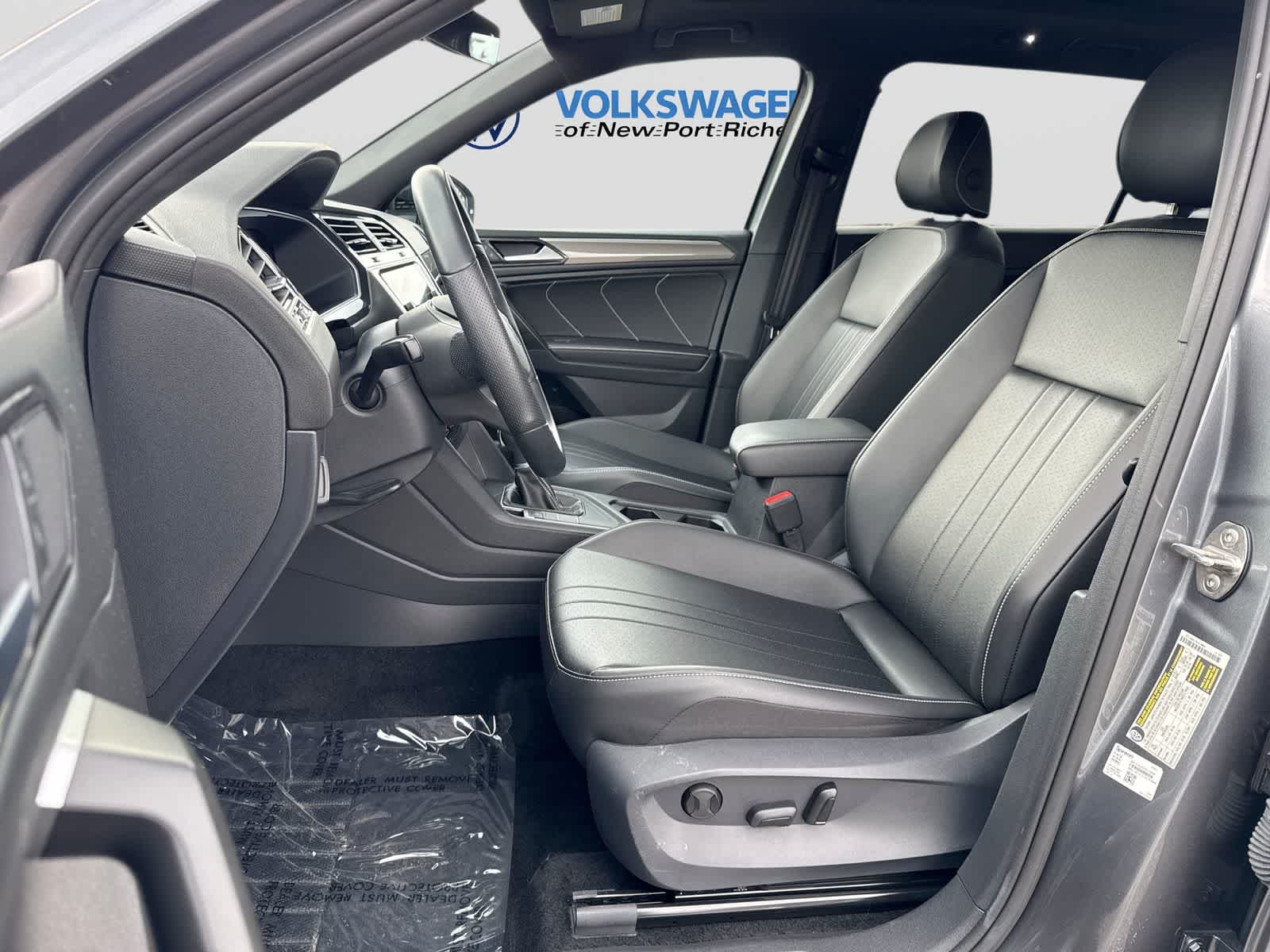 2024 Volkswagen Tiguan SE R-Line Black