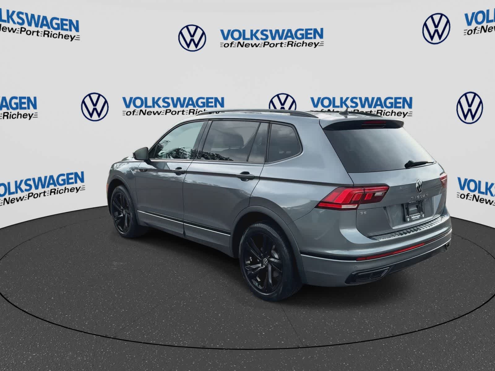 2024 Volkswagen Tiguan SE R-Line Black
