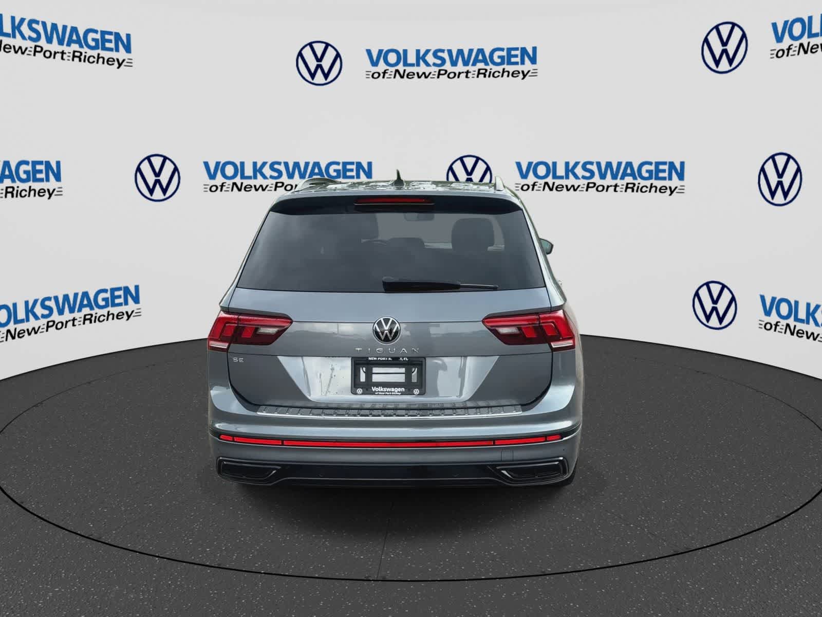 2024 Volkswagen Tiguan SE R-Line Black
