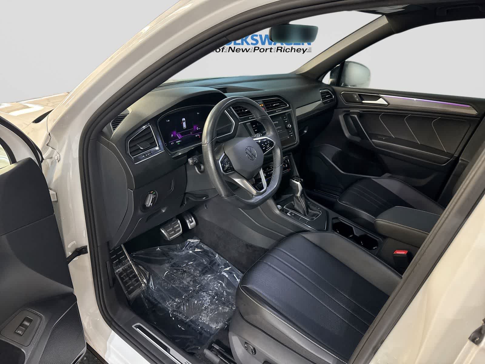 2024 Volkswagen Tiguan SE R-Line Black
