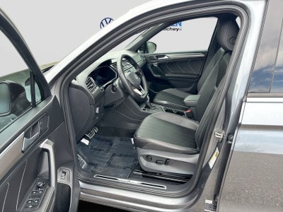 2024 Volkswagen Tiguan SE R-Line Black