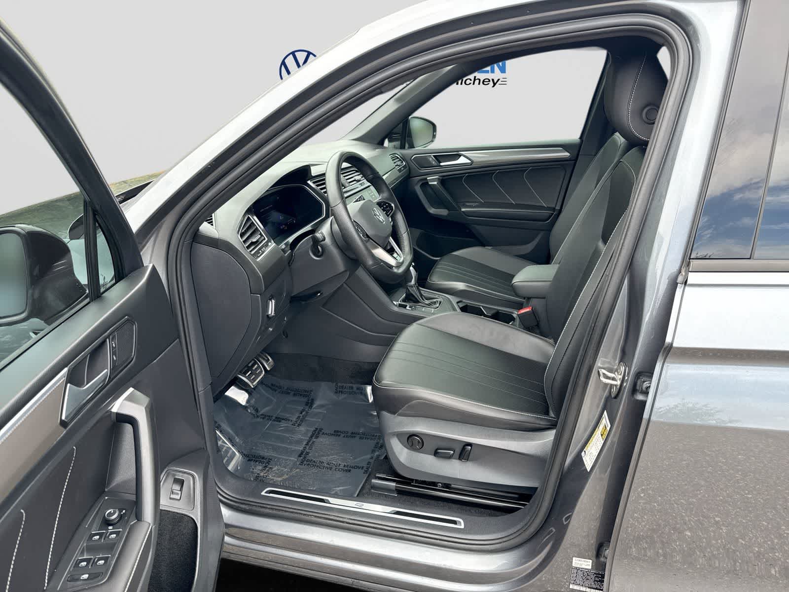 2024 Volkswagen Tiguan SE R-Line Black