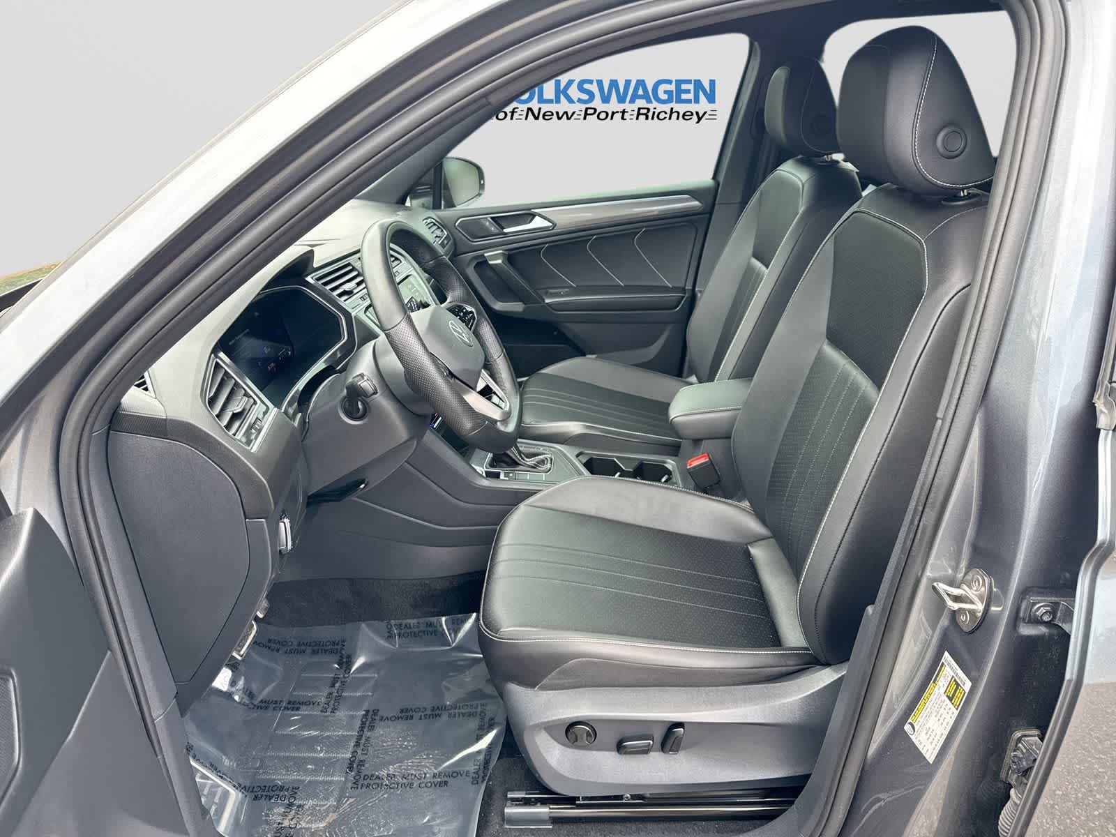 2024 Volkswagen Tiguan SE R-Line Black