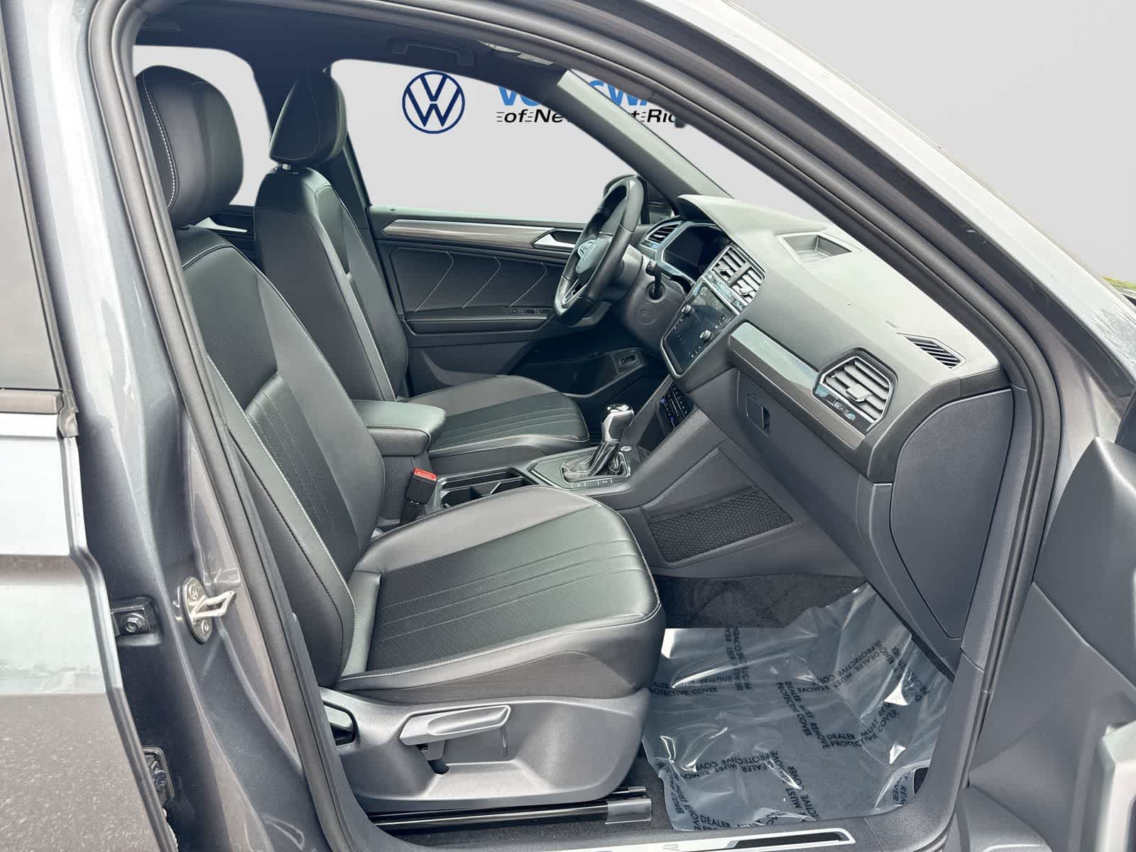 2024 Volkswagen Tiguan SE R-Line Black