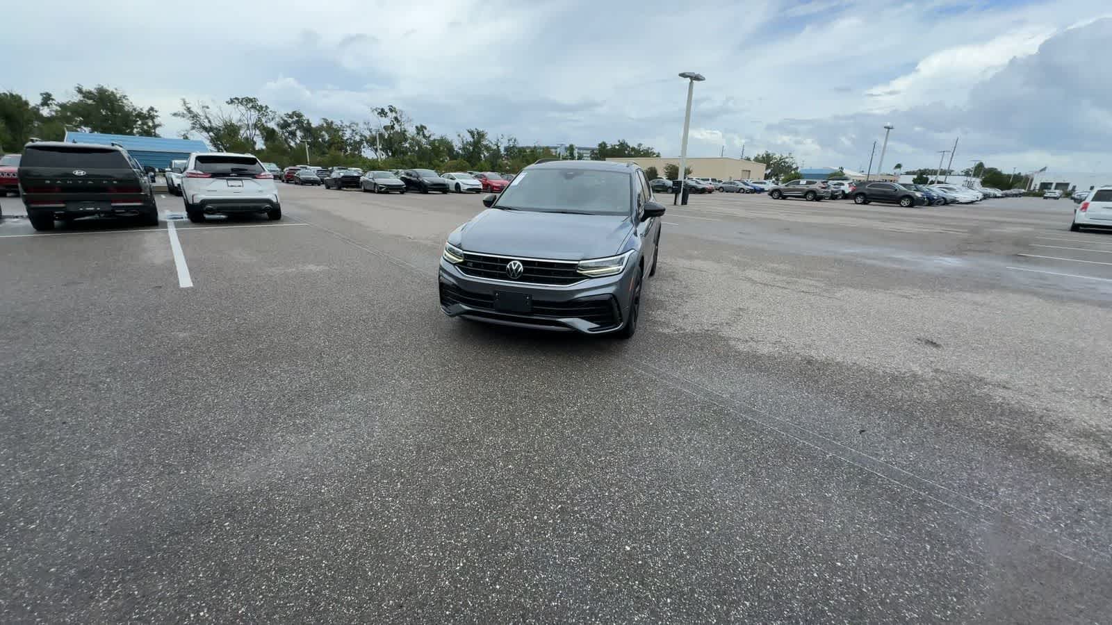 2024 Volkswagen Tiguan SE R-Line Black