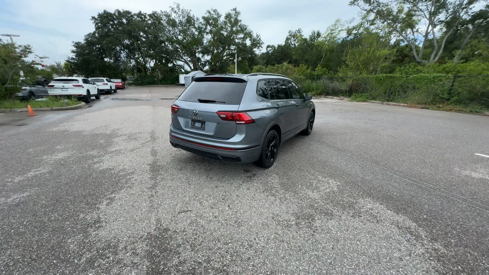2024 Volkswagen Tiguan SE R-Line Black