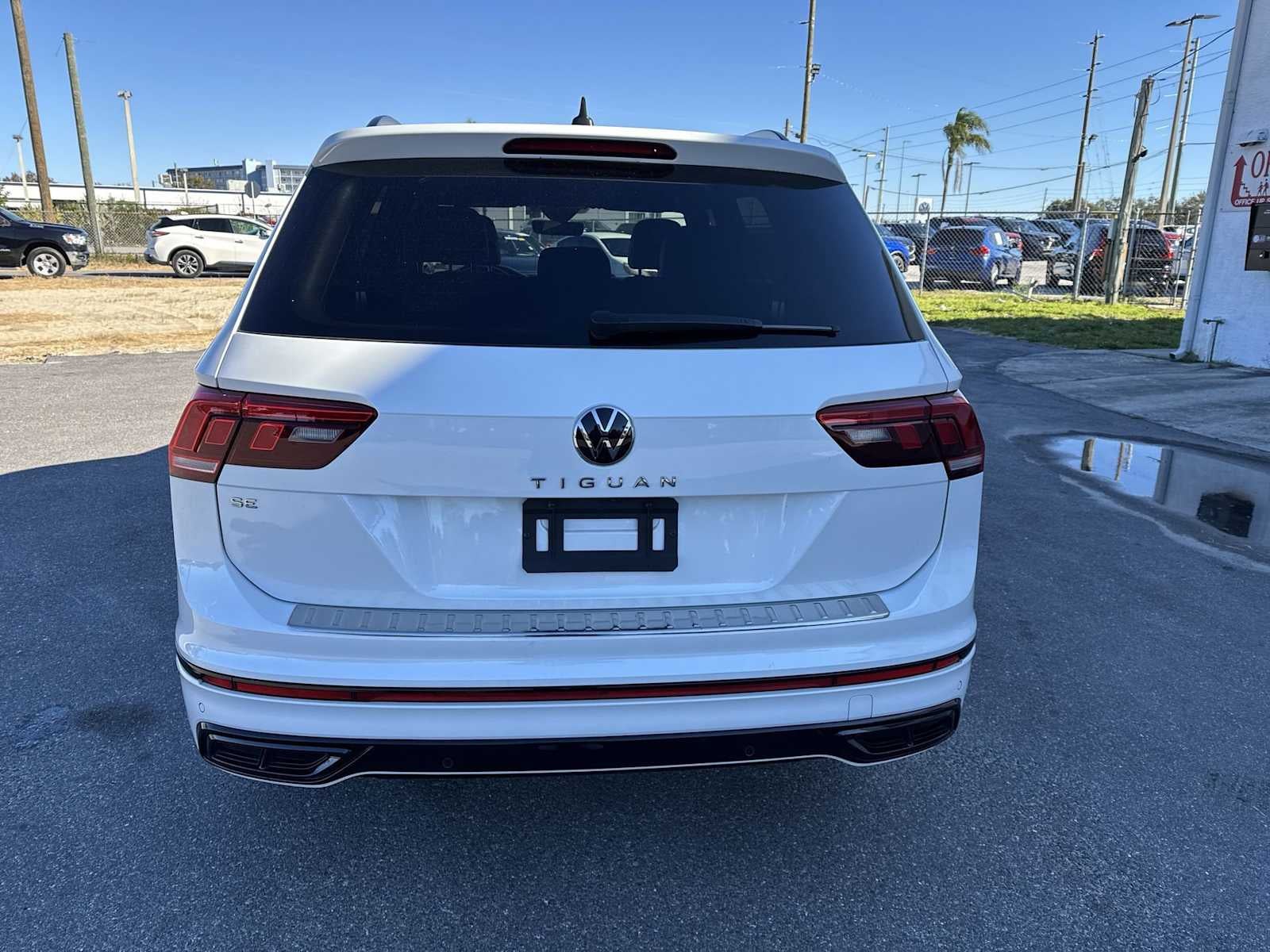 2023 Volkswagen Tiguan SE R-Line Black