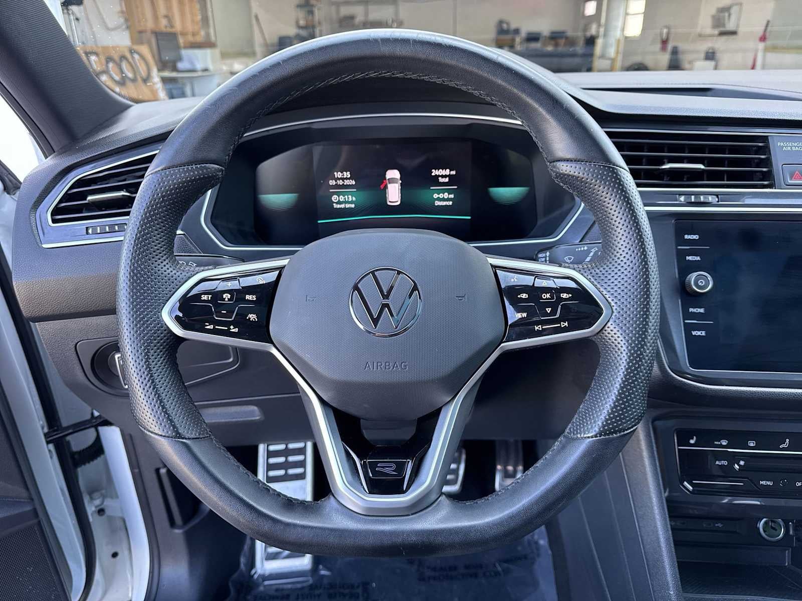 2023 Volkswagen Tiguan SE R-Line Black