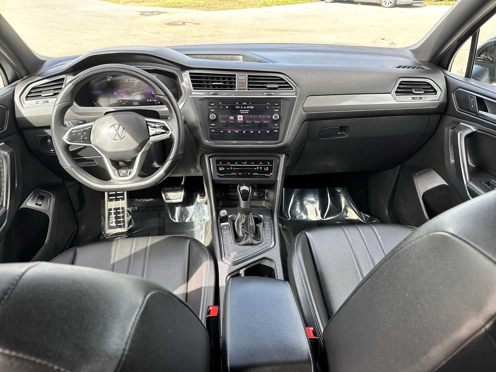 2024 Volkswagen Tiguan SE R-Line Black