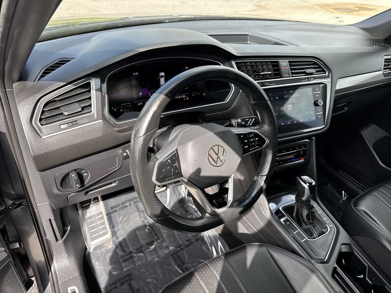 2024 Volkswagen Tiguan SE R-Line Black