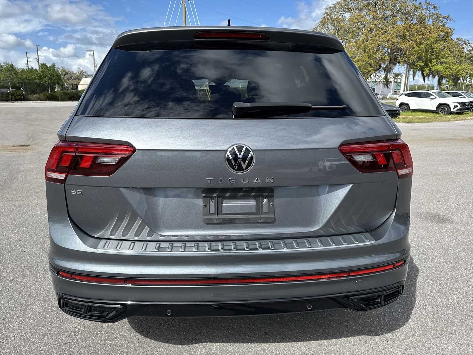 2024 Volkswagen Tiguan SE R-Line Black