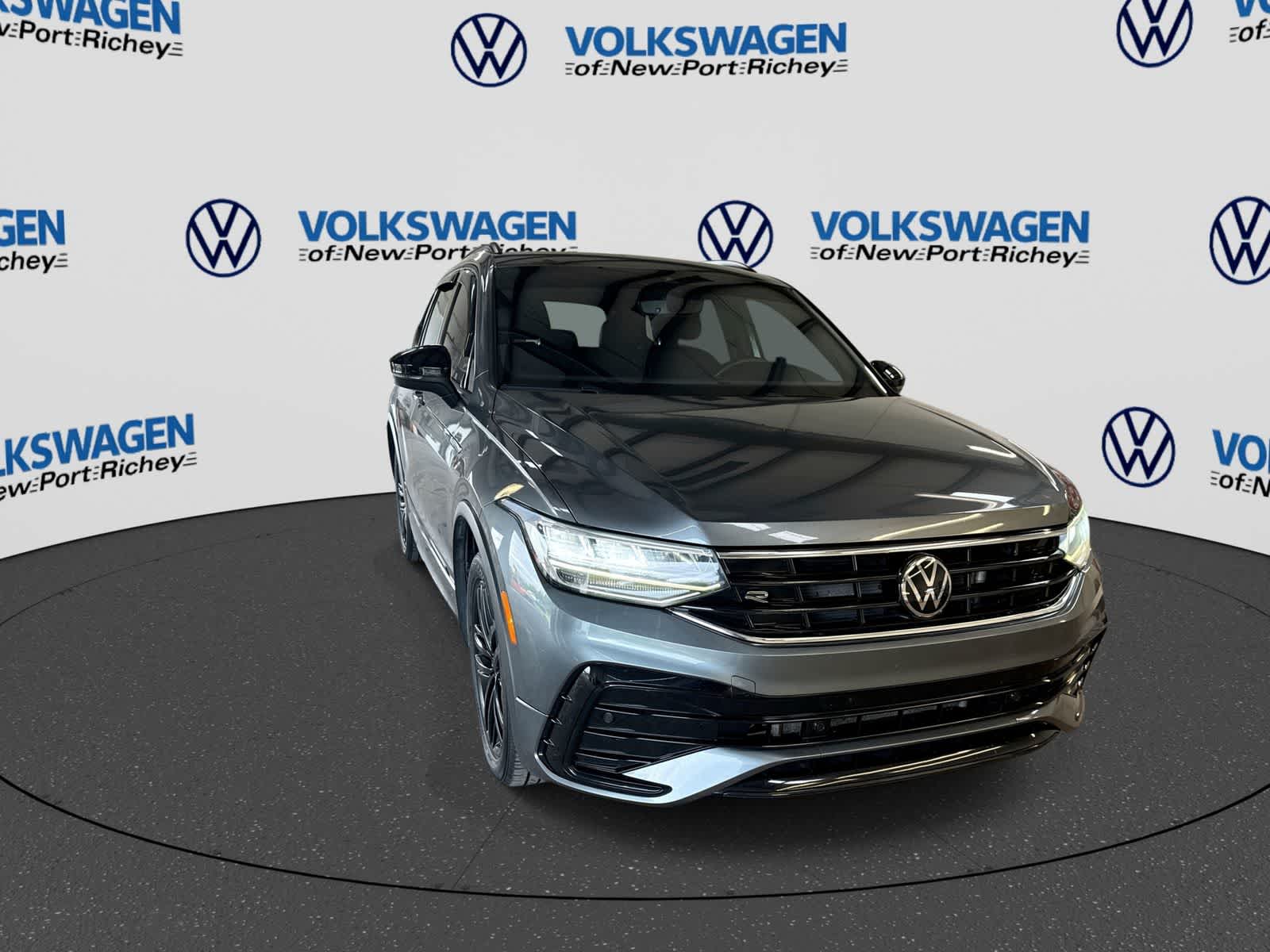 2022 Volkswagen Tiguan SE R-Line Black
