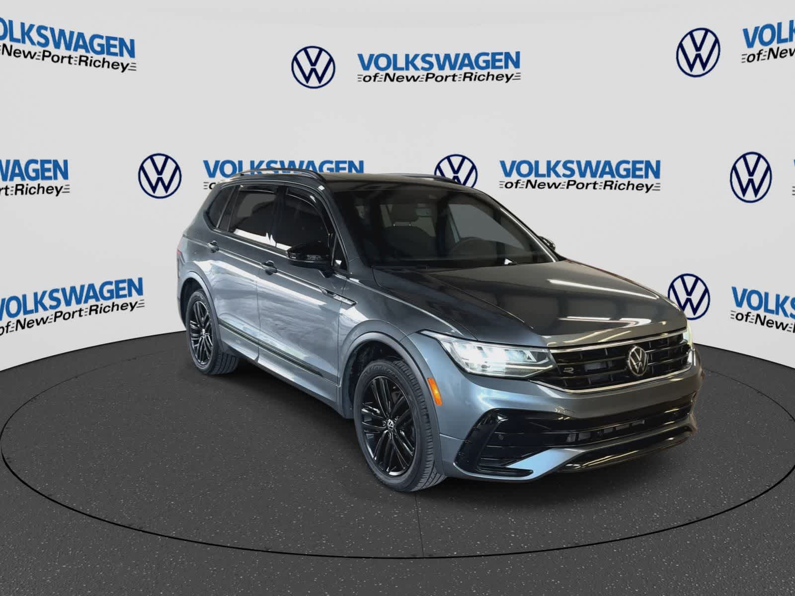 2022 Volkswagen Tiguan SE R-Line Black