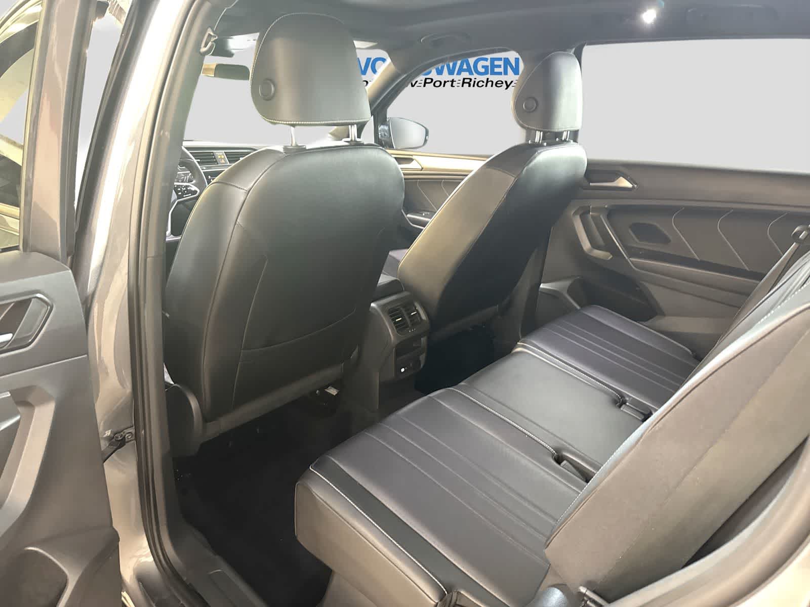 2022 Volkswagen Tiguan SE R-Line Black
