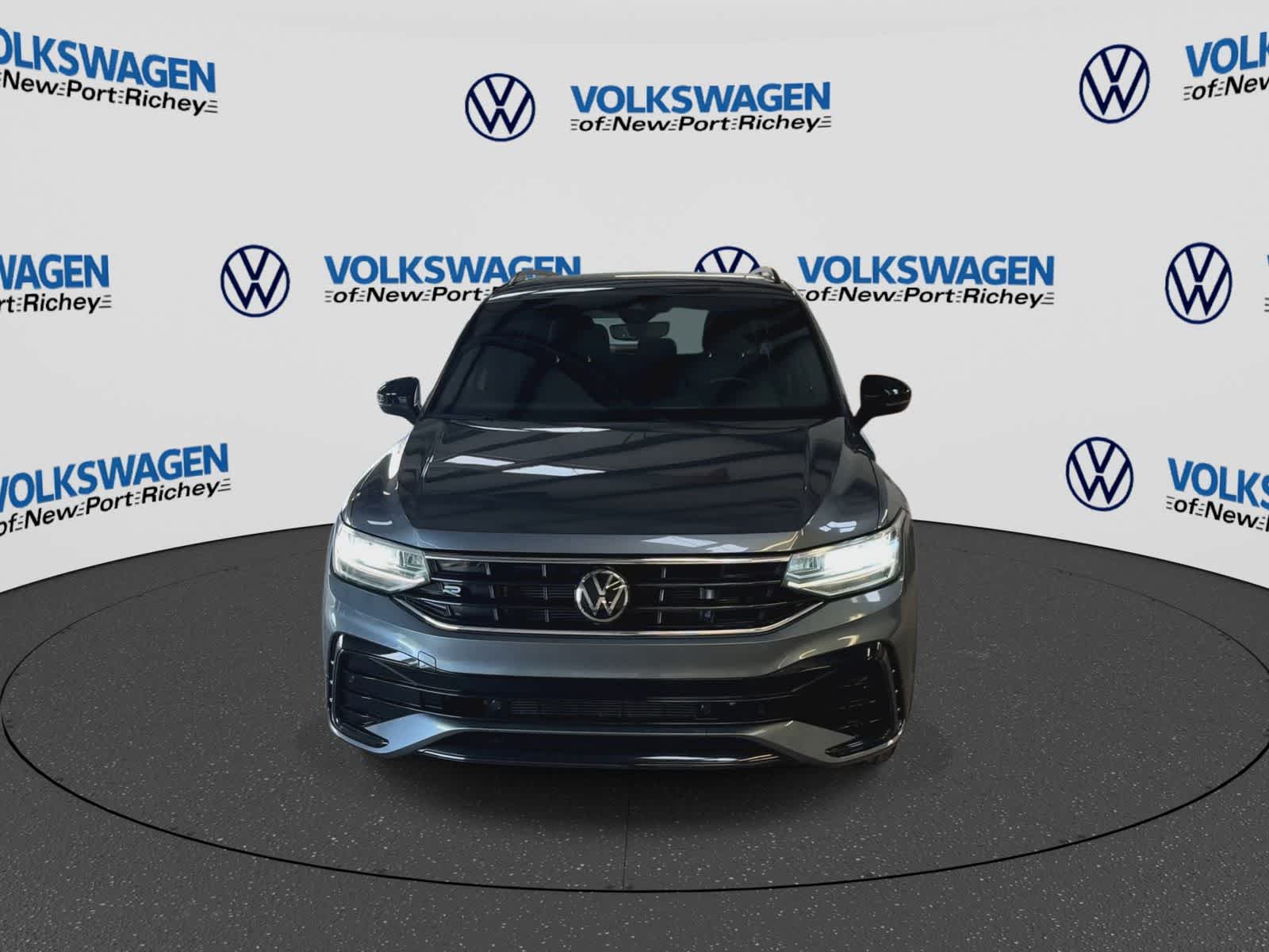 2022 Volkswagen Tiguan SE R-Line Black
