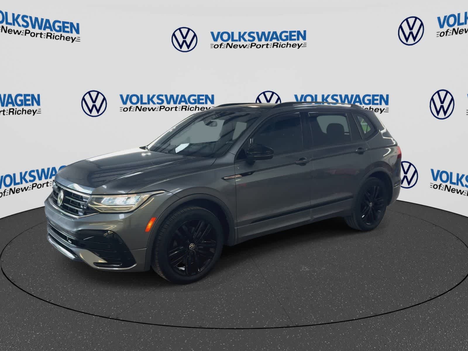 2022 Volkswagen Tiguan SE R-Line Black