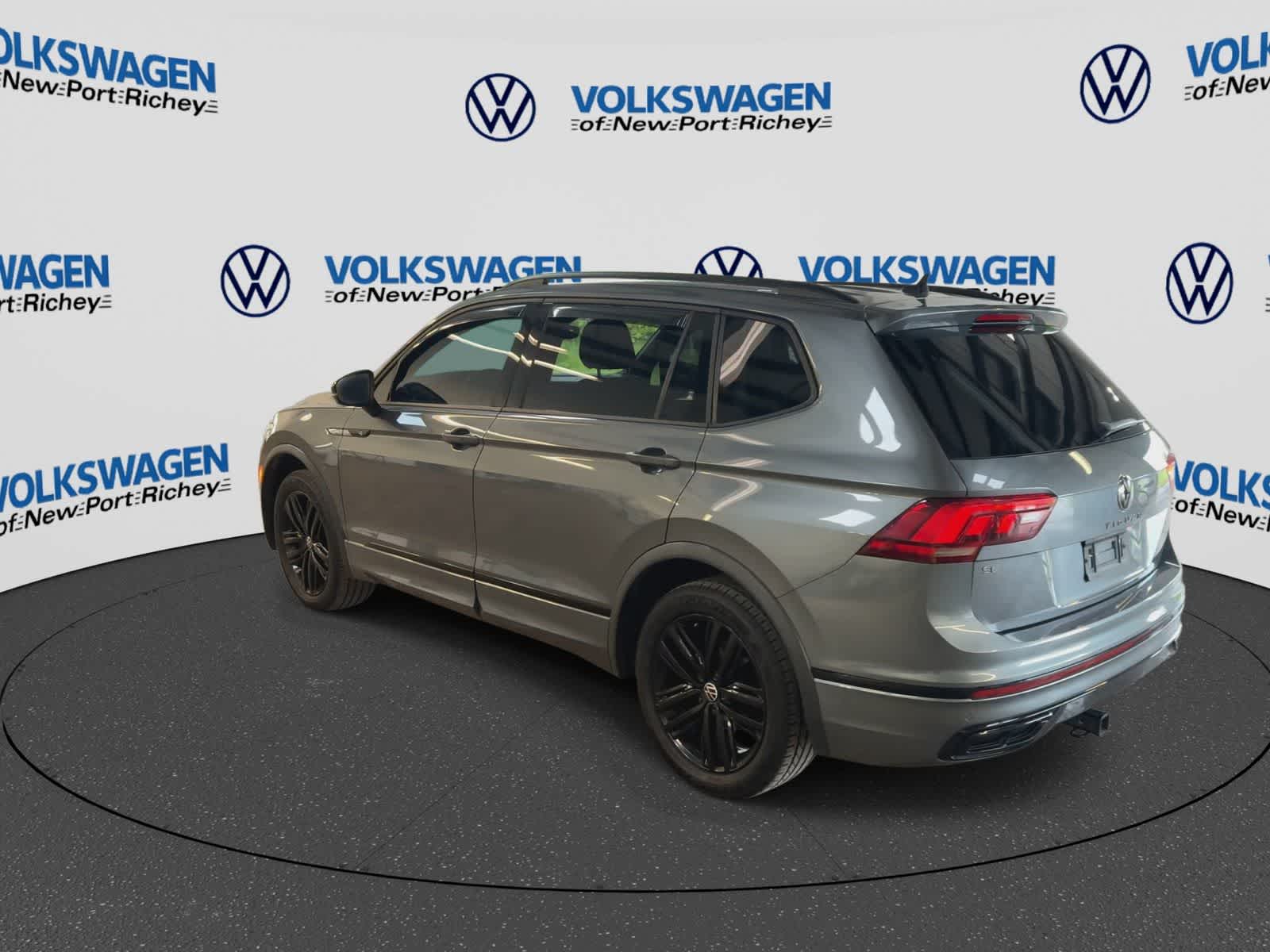 2022 Volkswagen Tiguan SE R-Line Black