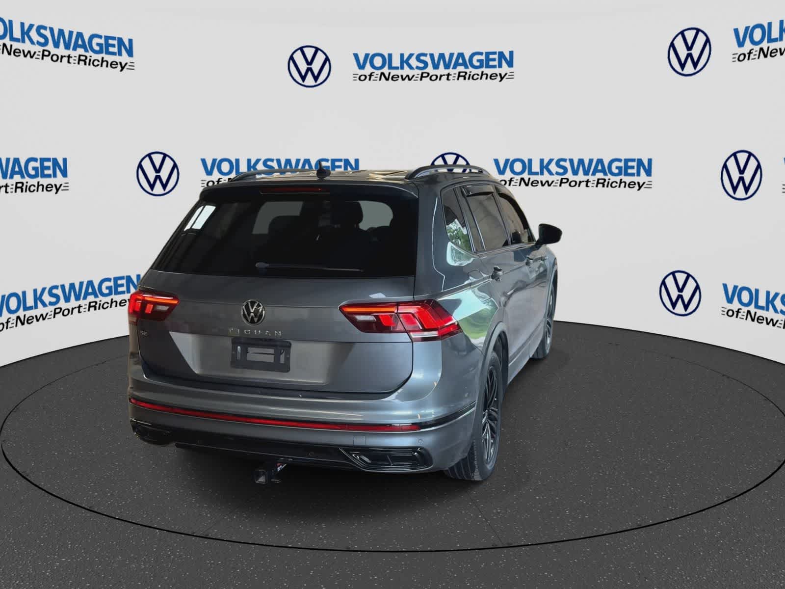 2022 Volkswagen Tiguan SE R-Line Black