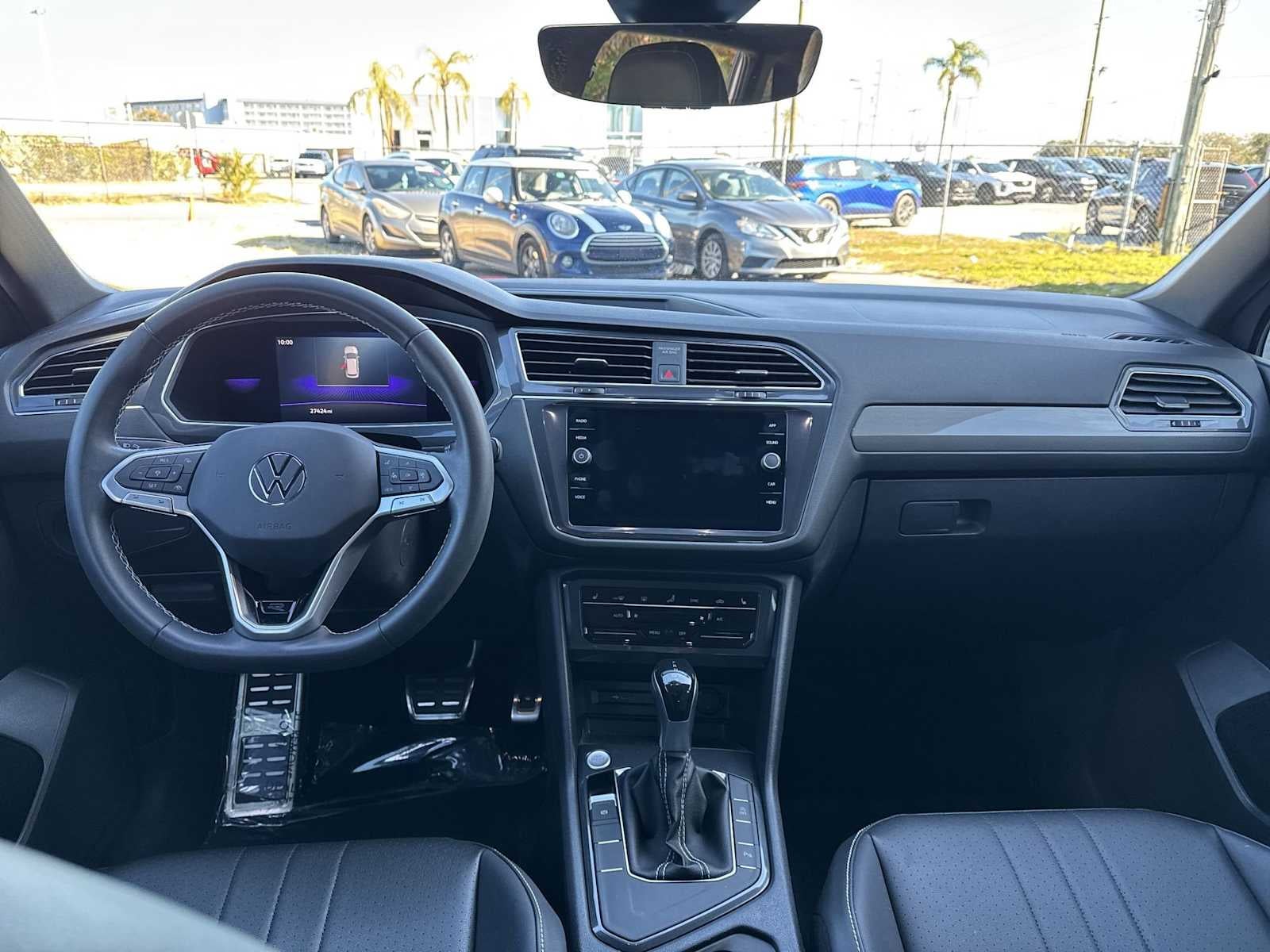 2023 Volkswagen Tiguan SE R-Line Black