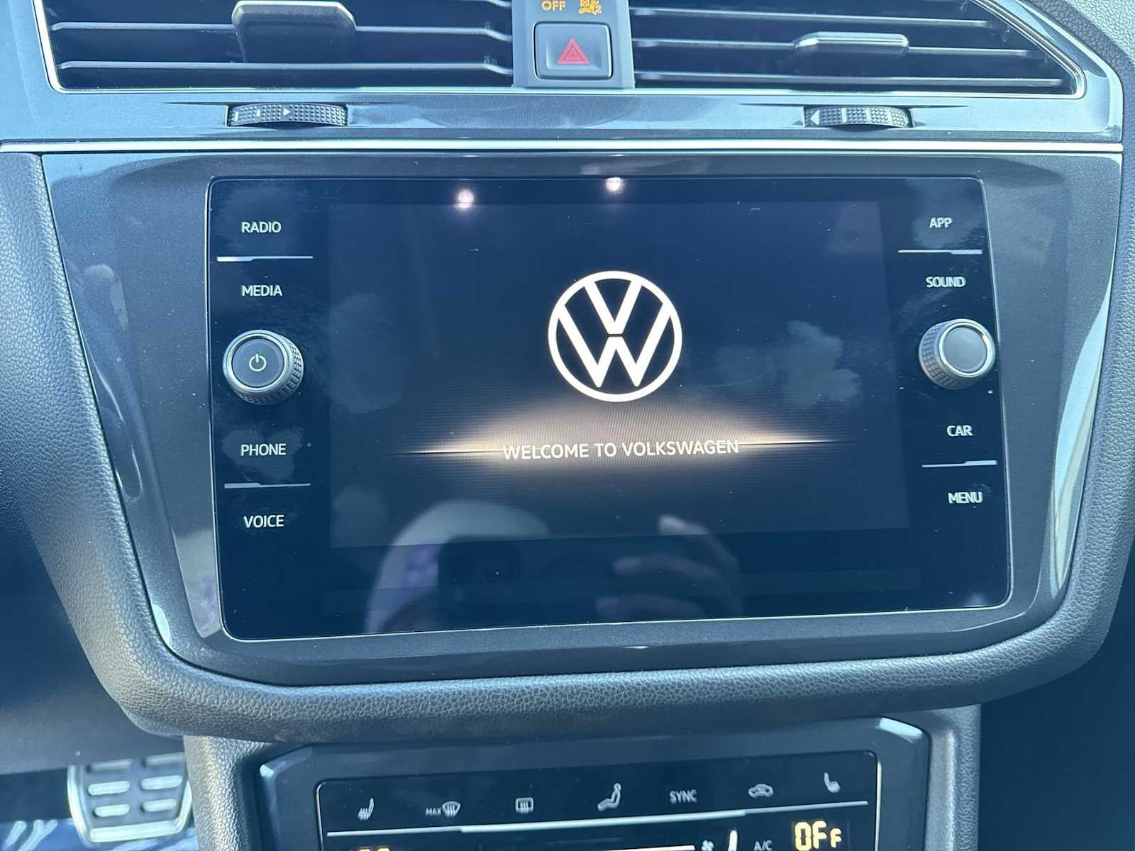 2023 Volkswagen Tiguan SE R-Line Black