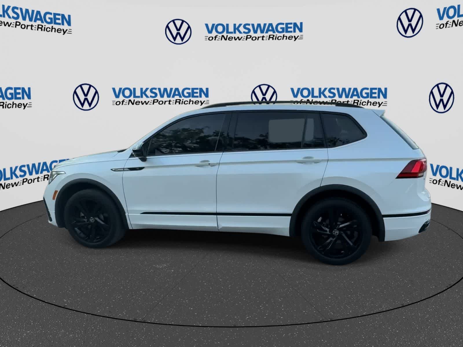 2024 Volkswagen Tiguan SE R-Line Black