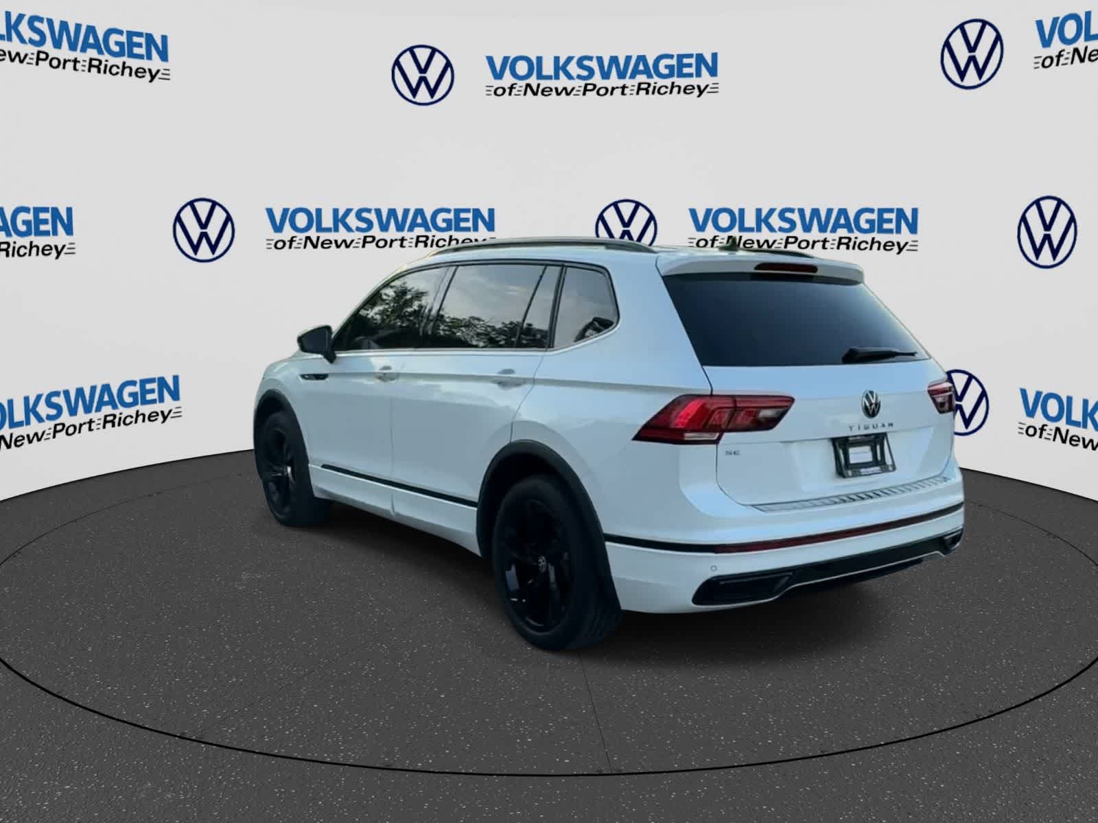 2024 Volkswagen Tiguan SE R-Line Black