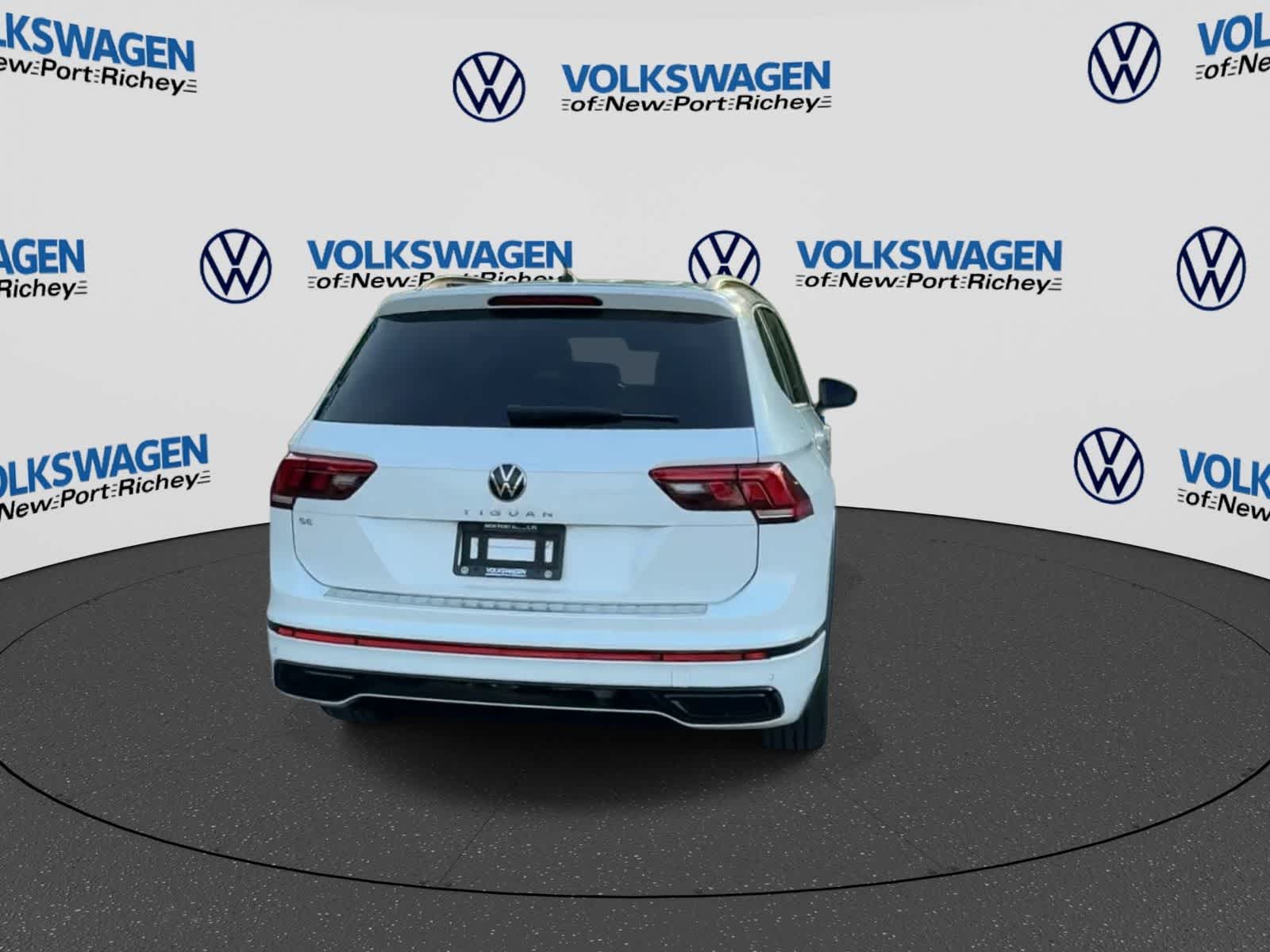 2024 Volkswagen Tiguan SE R-Line Black