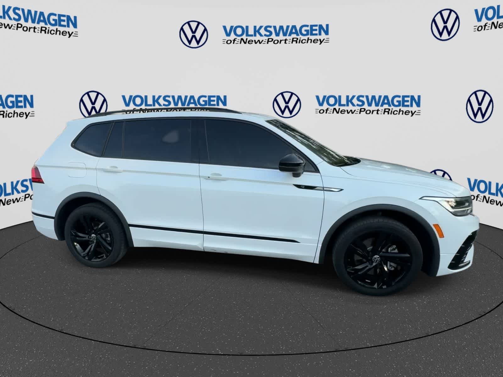2024 Volkswagen Tiguan SE R-Line Black