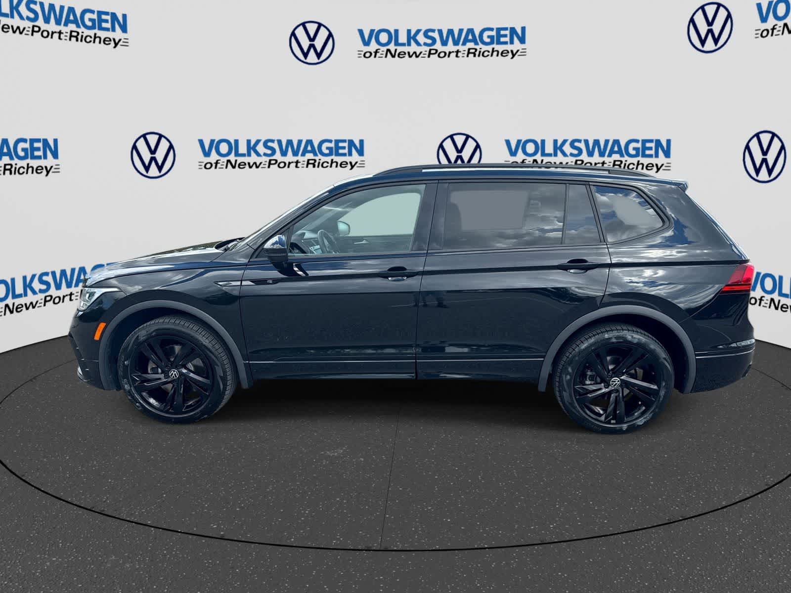 2024 Volkswagen Tiguan SE R-Line Black