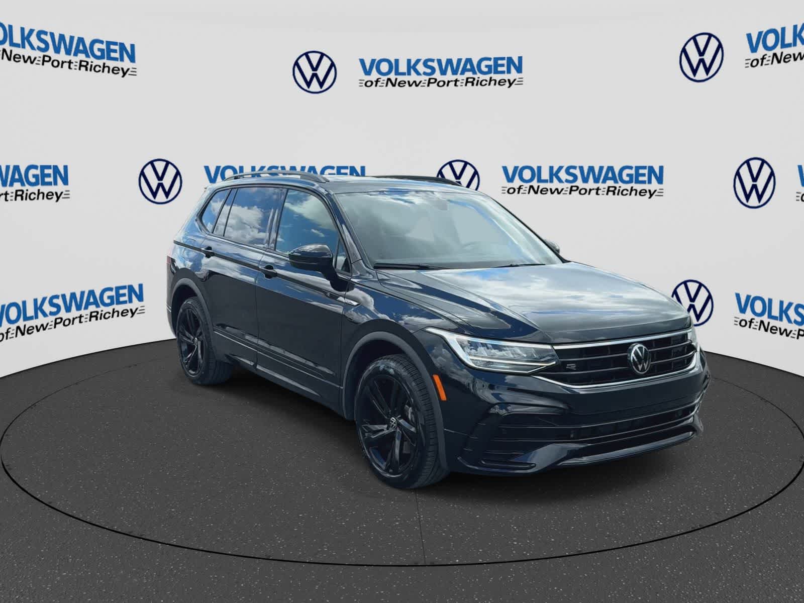 2024 Volkswagen Tiguan SE R-Line Black