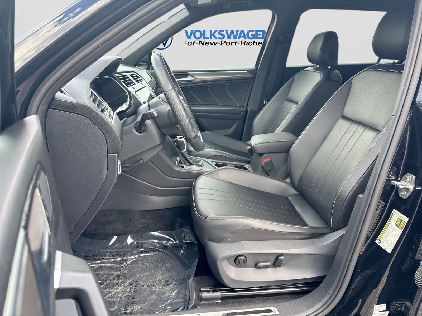 2024 Volkswagen Tiguan SE R-Line Black