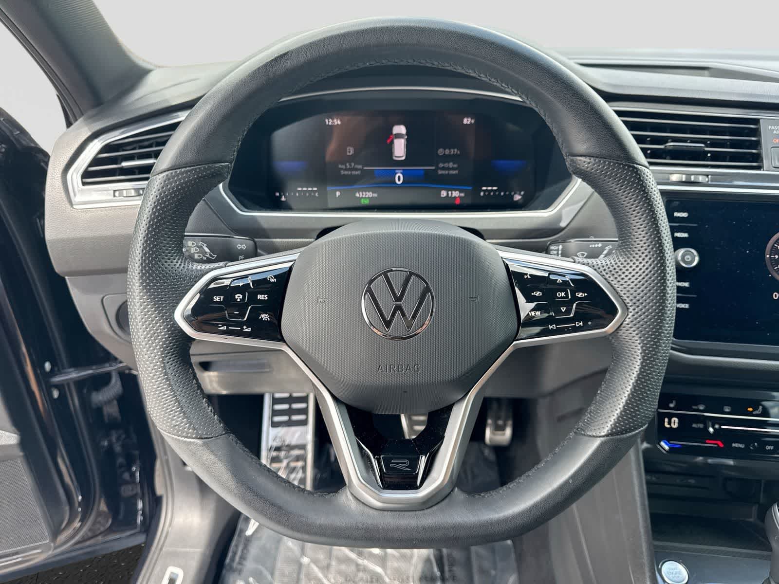 2024 Volkswagen Tiguan SE R-Line Black