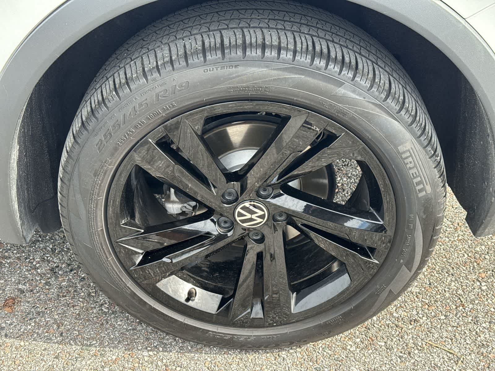 2023 Volkswagen Tiguan SE R-Line Black