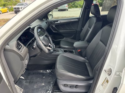 2023 Volkswagen Tiguan SE R-Line Black